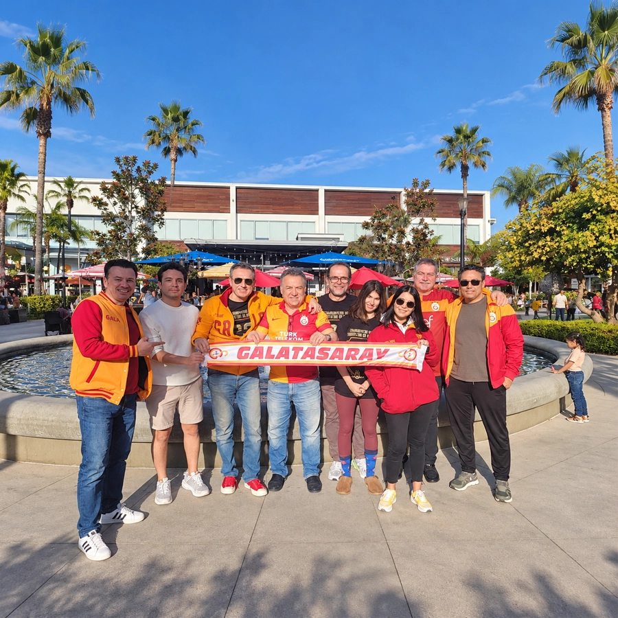 Galatasaray California topluluğundan bir kare